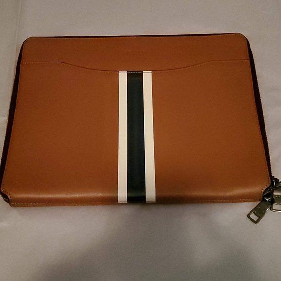 Coach carry pouch - Picture 1 of 4